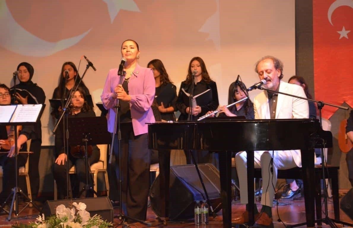 kirikkalede-kim-var-sanat-etkinliginde-coskulu-anlar-yasandi