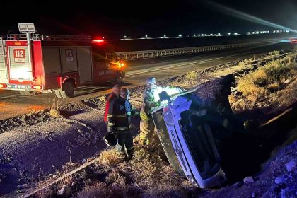 mardinde-devrilen-hafif-ticari-aracin-surucusu-yaralandi