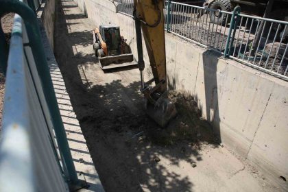 melikgazide-taskin-su-kanallari-temizleniyor