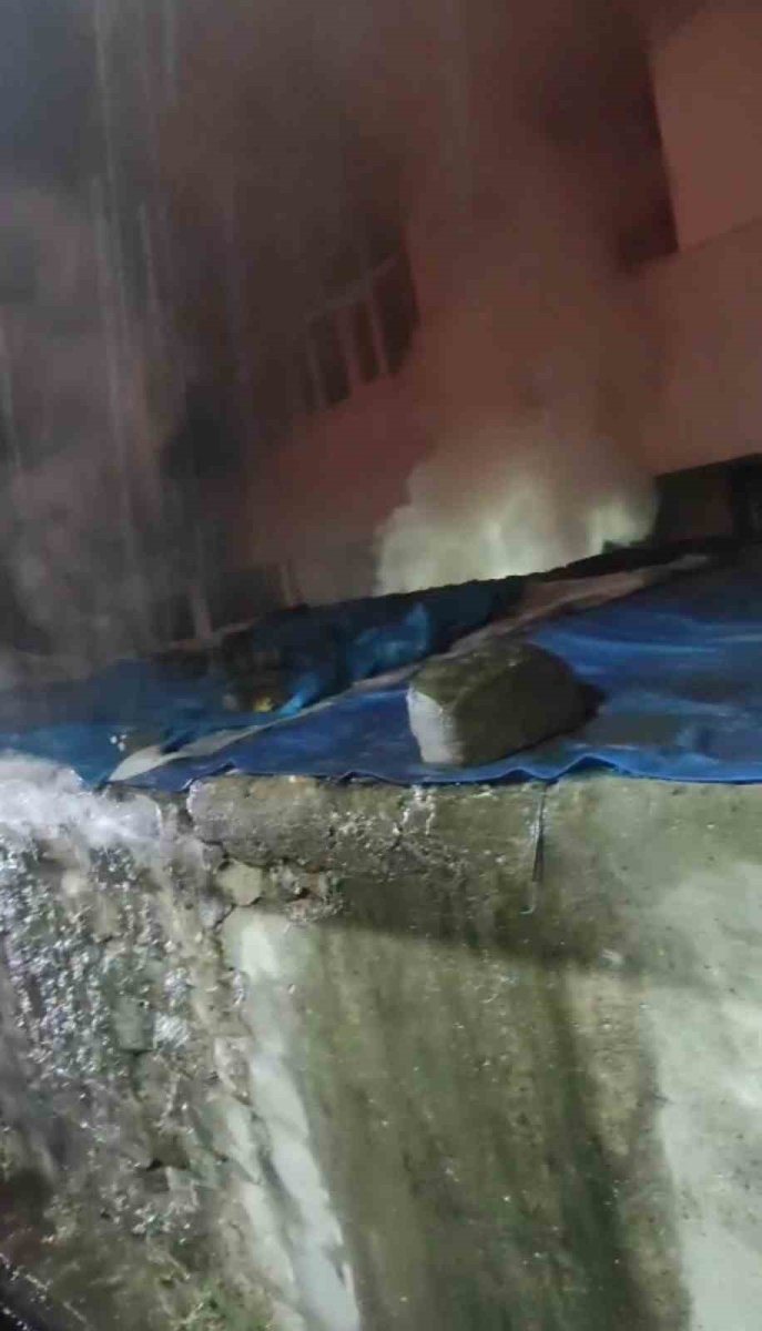 metruk-binada-cikan-yangin-sonduruldu