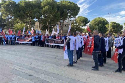 ogrenci-ve-akrabalarindan-ogretmene-cirkin-saldiri