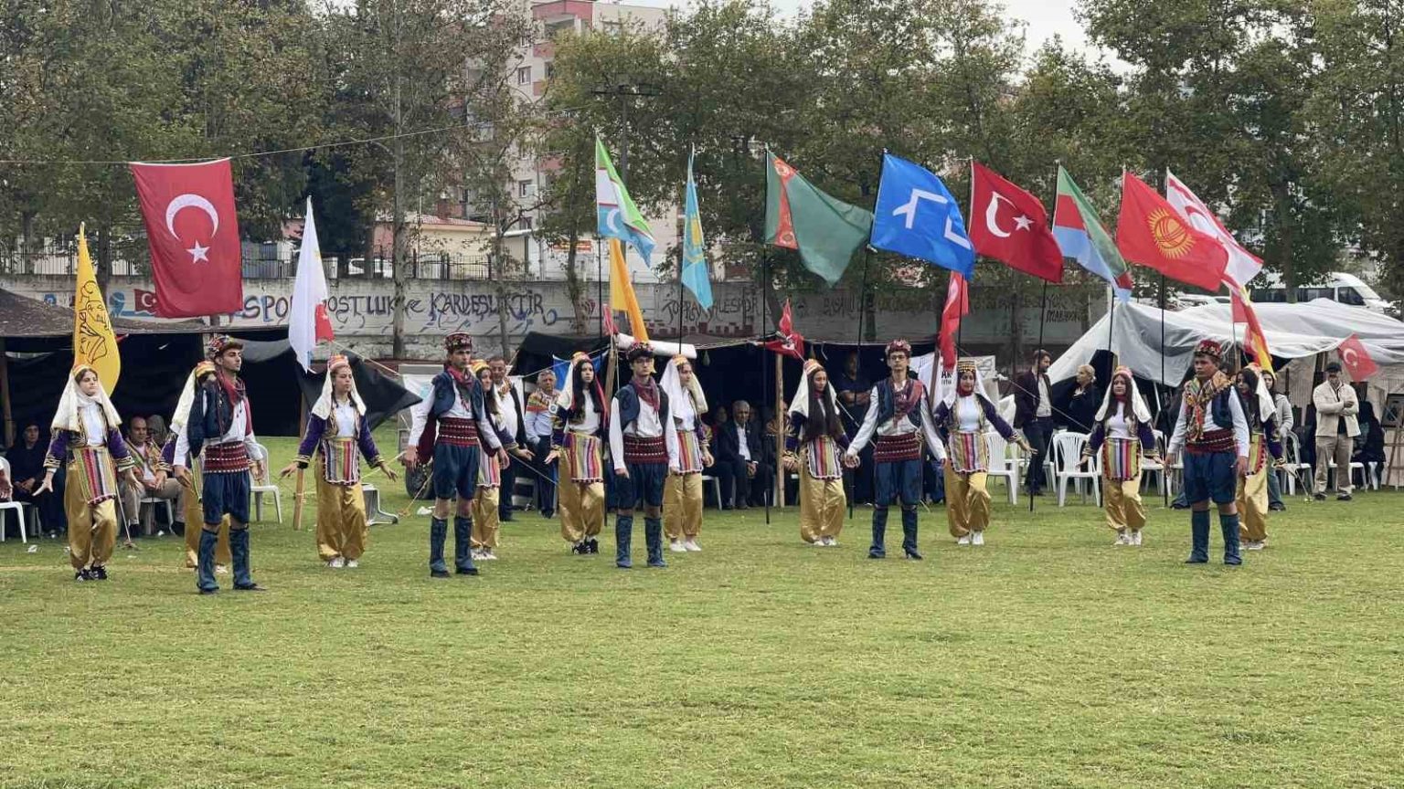 osmaniyede-yoruk-turkmen-senligi-coskuyla-kutlandi