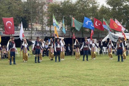 osmaniyede-yoruk-turkmen-senligi-coskuyla-kutlandi
