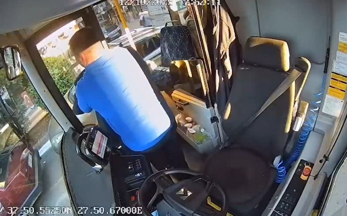 otobus-soforu-nefesi-kesilen-emekli-ogretmeni-kurtardi