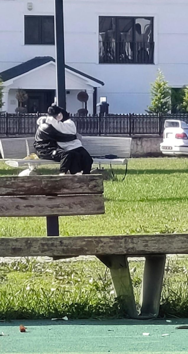 parkta-uygunsuz-hareketler-tepki-cekti-uyarilara-ragmen-devam-ettiler