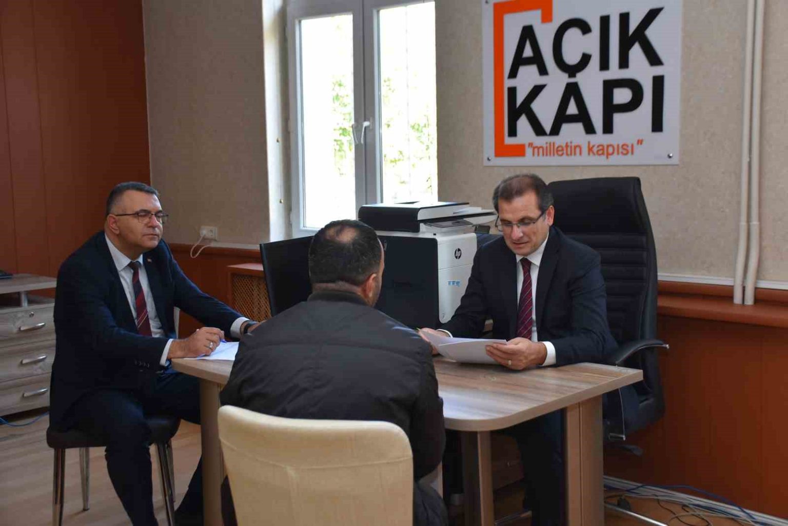 salihli-kaymakami-guldogan-vatandaslari-dinledi