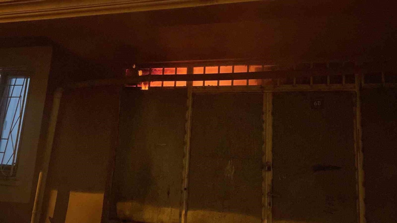 siirtte-gida-malzemelerinin-bulundugu-depo-kule-dondu