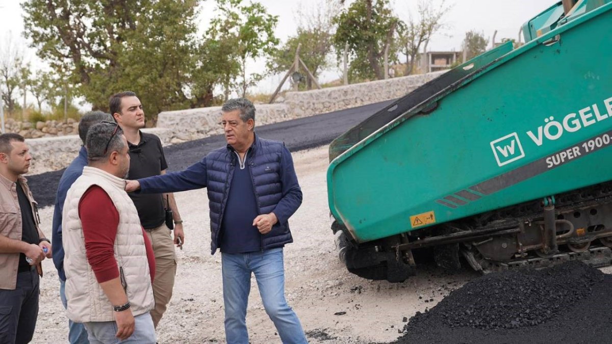 sirnak-gundogdu-mahallesi-yoluna-asfalt-serimi-basladi