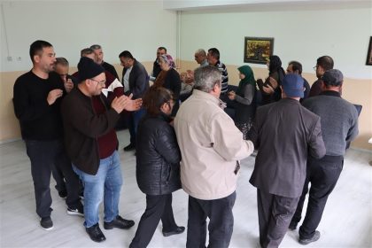 sivasta-ruh-sagligi-gununde-halaylar-cekildi