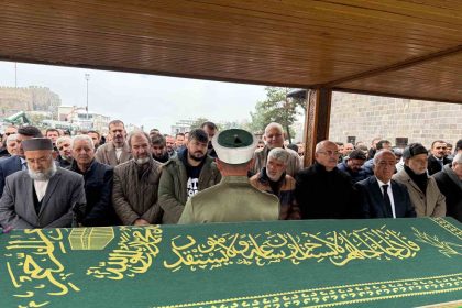 tas-ailesinin-aci-gunu