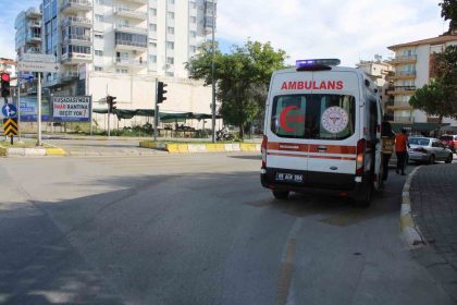 ticari-arac-ile-motosiklet-carpisti-1-yarali