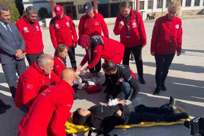 tum-okullarda-ortak-es-zamanli-deprem-ve-yangin-tatbikati-gerceklestirildi