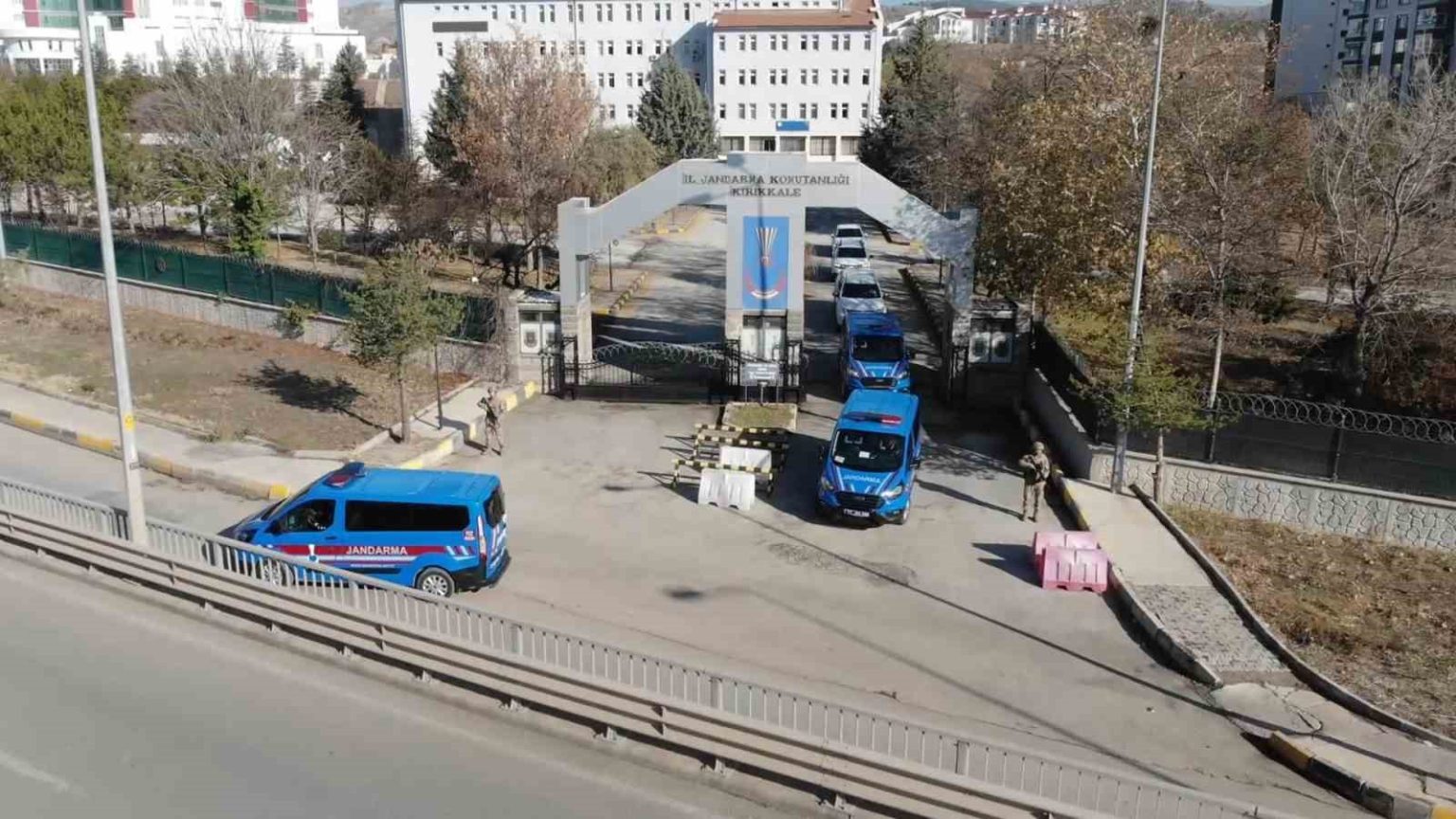 universite-sehrine-yapilan-uyusturucu-sevkiyati-engellendi-binlerce-hap-ele-gecirildi