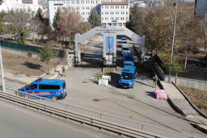 universite-sehrine-yapilan-uyusturucu-sevkiyati-engellendi-binlerce-hap-ele-gecirildi