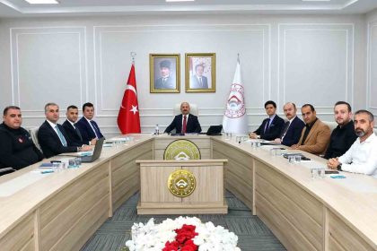 vali-yardimcilari-degerlendirme-toplantisi-yapildi