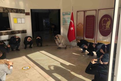 zonguldak-ogretmenevinde-deprem-ve-tahliye-tatbikati