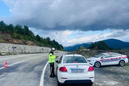 zonguldakta-emniyet-ve-jandarma-ekiplerinden-kapsamli-denetim