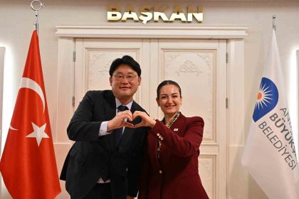 antalya-ile-guney-kore-akilli-sehircilikte-el-sikisti