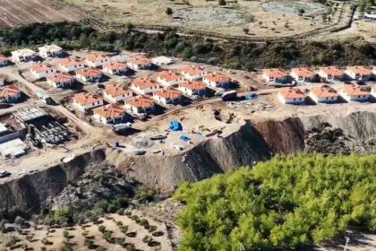 arpaderesi-mahallesinde-2-etap-kirsal-afet-konutlari-yukseliyor