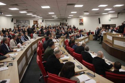 aydin-buyuksehir-belediyesi-adnan-menderes-bulvarini-yenileyecek