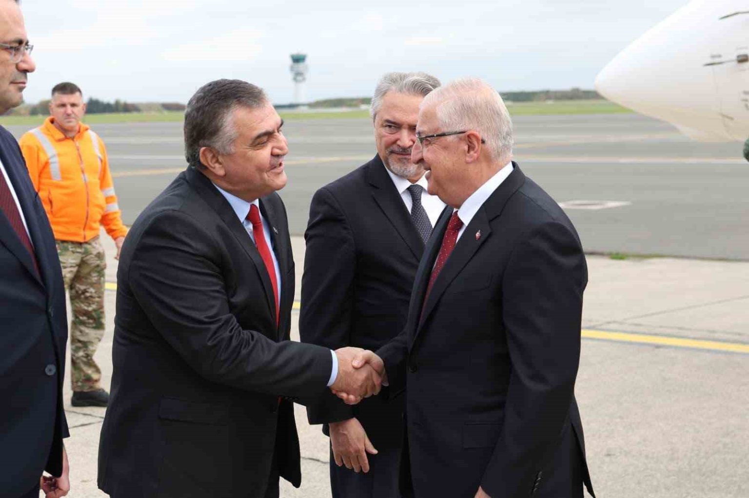 bakan-guler-nato-savunma-bakanlari-toplantisi-icin-bruksele-gitti