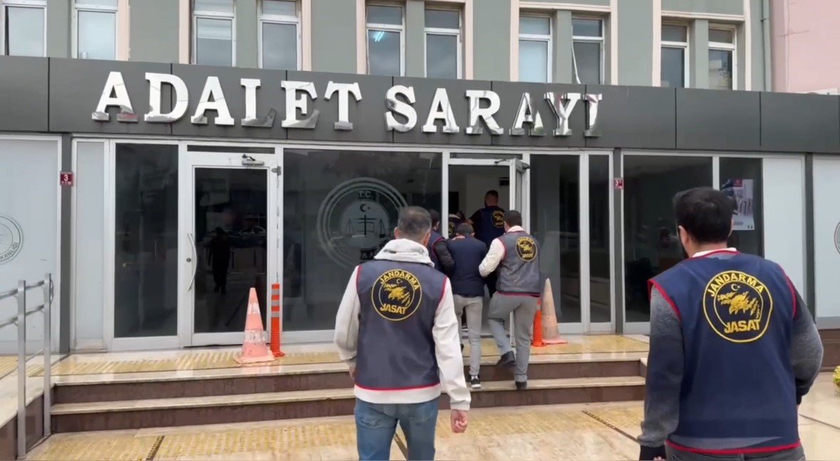 balikesirde-18-yillik-cinayeti-jasat-aydinlatti-oglunun-kan-ornegiyle-kimligi-belirlendi