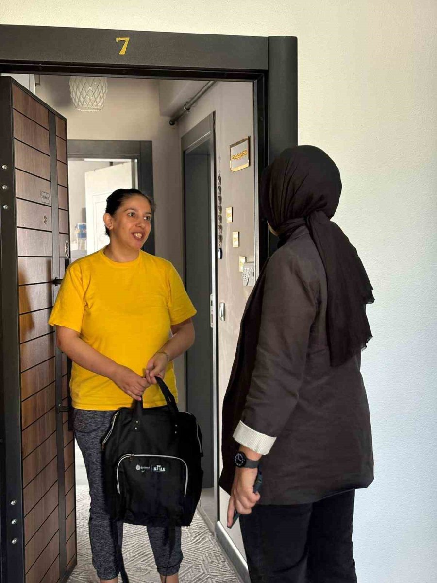 basiskele-ailesinin-yeni-uyelerine-ilk-hediye-baskan-ozluden