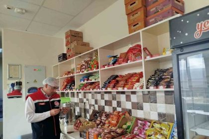 bayburtta-okul-ve-ogrenci-yurtlarinda-gida-denetimleri-yapildi