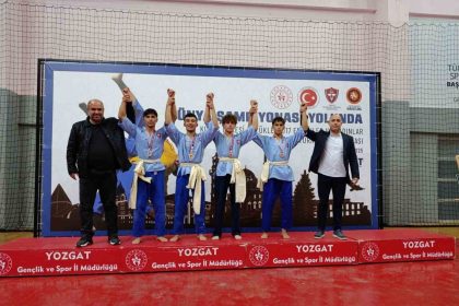 bilecikli-guresci-mikail-zaloglundan-turkiye-sampiyonlugu