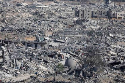 bm-gazzenin-yeniden-yasanabilir-hale-gelmesi-icin-en-az-70-milyar-dolar-gerekecek