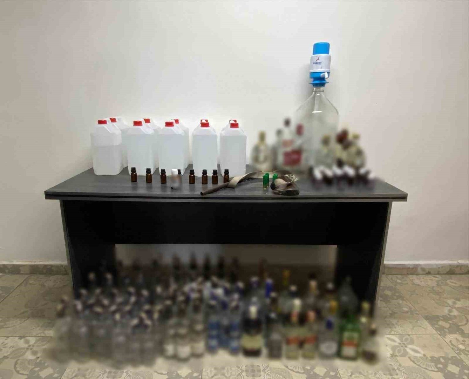 boluda-kacak-icki-operasyonu-1-gozalti