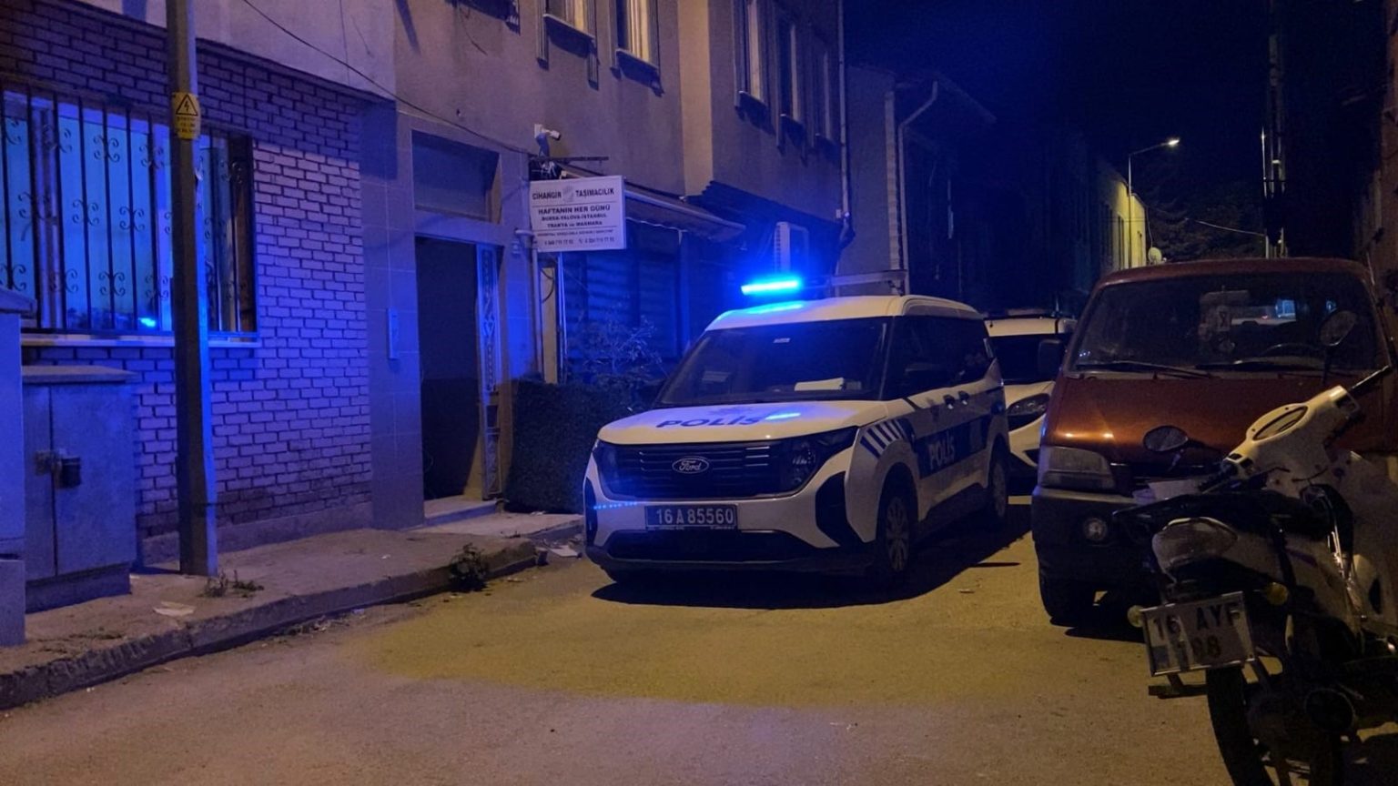 bursada-bir-genc-evinde-olu-bulundu