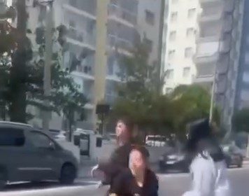 canakkalede-bir-akran-zorbaligi-vakasi-daha-saclarindan-tutup-surukledi