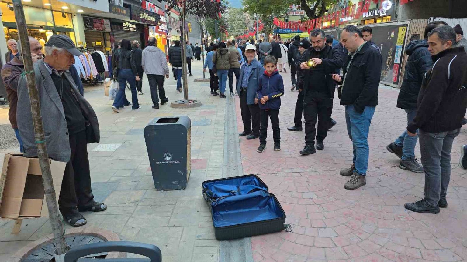 cop-kutusu-yanina-birakilan-valiz-panige-neden-oldu