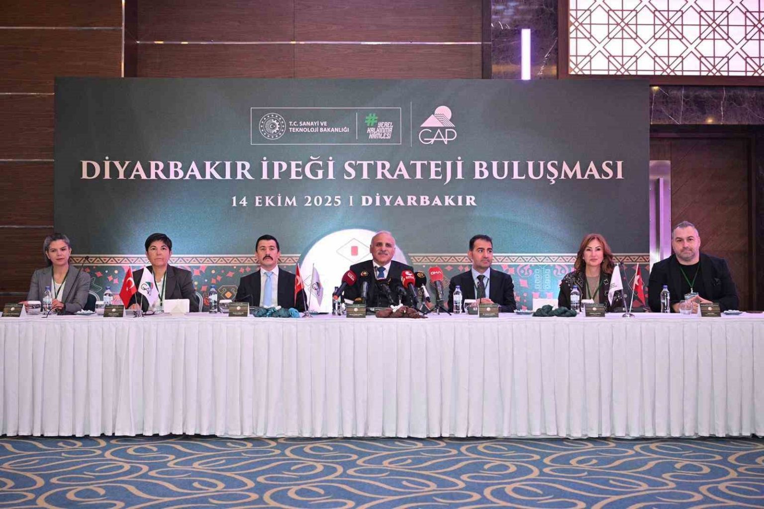 diyarbakir-ipegi-masaya-yatirildi