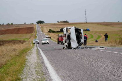 edirnede-iki-otomobil-carpisti-3-yarali