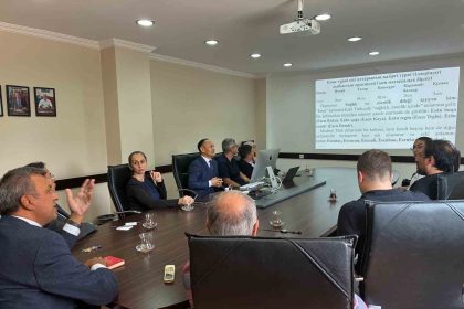 ege-universitesinde-turk-dunyasinin-dil-birligi-konusuldu