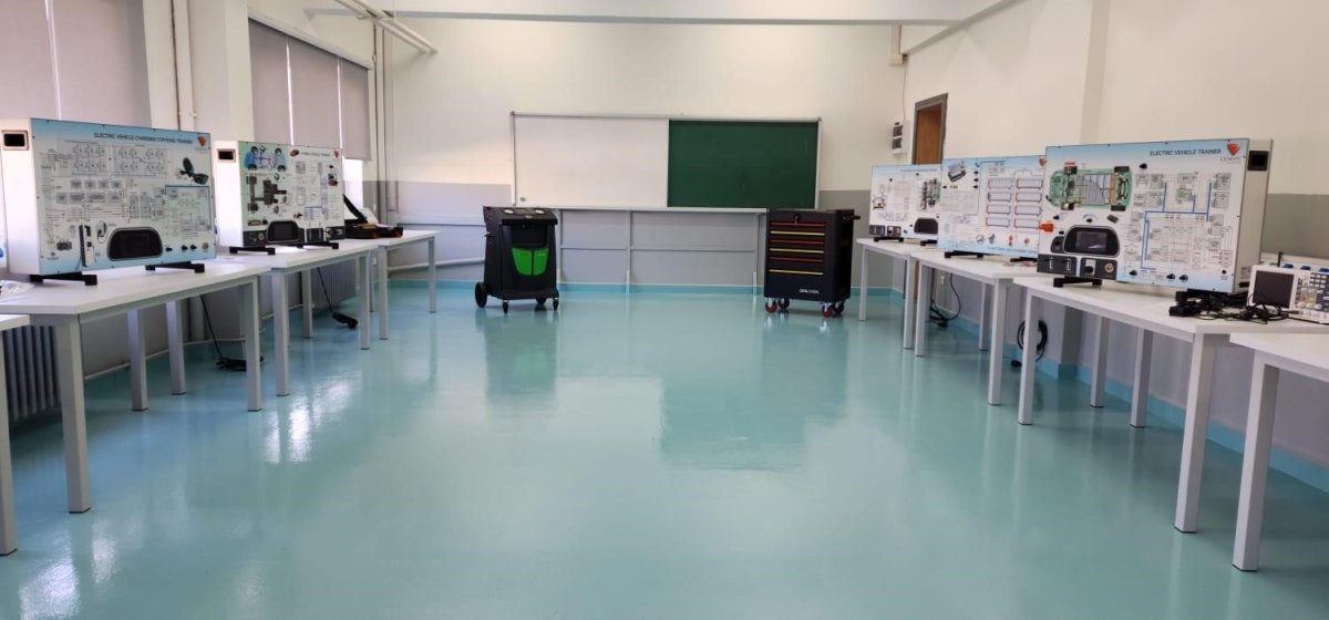 elektrikli-araclar-egitim-merkezinde-kurulum-calismalari-hizla-ilerliyor