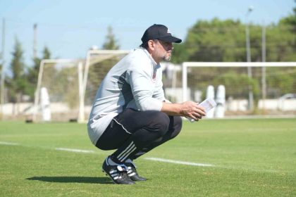 erol-bulut-antalyaspor-ile-ilk-antrenmanina-cikti