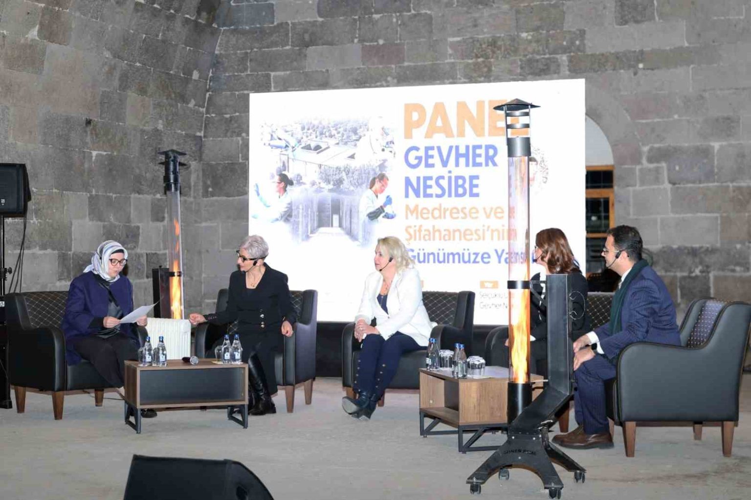 erude-gevher-nesibe-medrese-ve-sifahanesinin-gunumuze-yansimasi-paneli