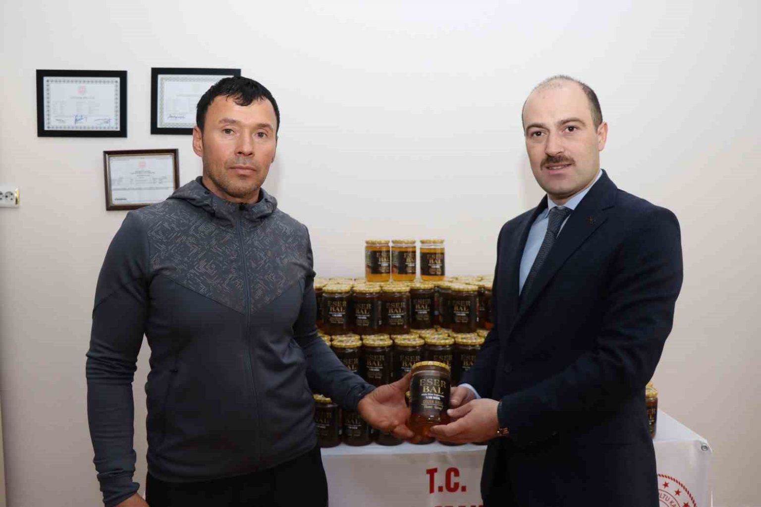 erzurumlu-bal-ureticisinden-ornek-davranis