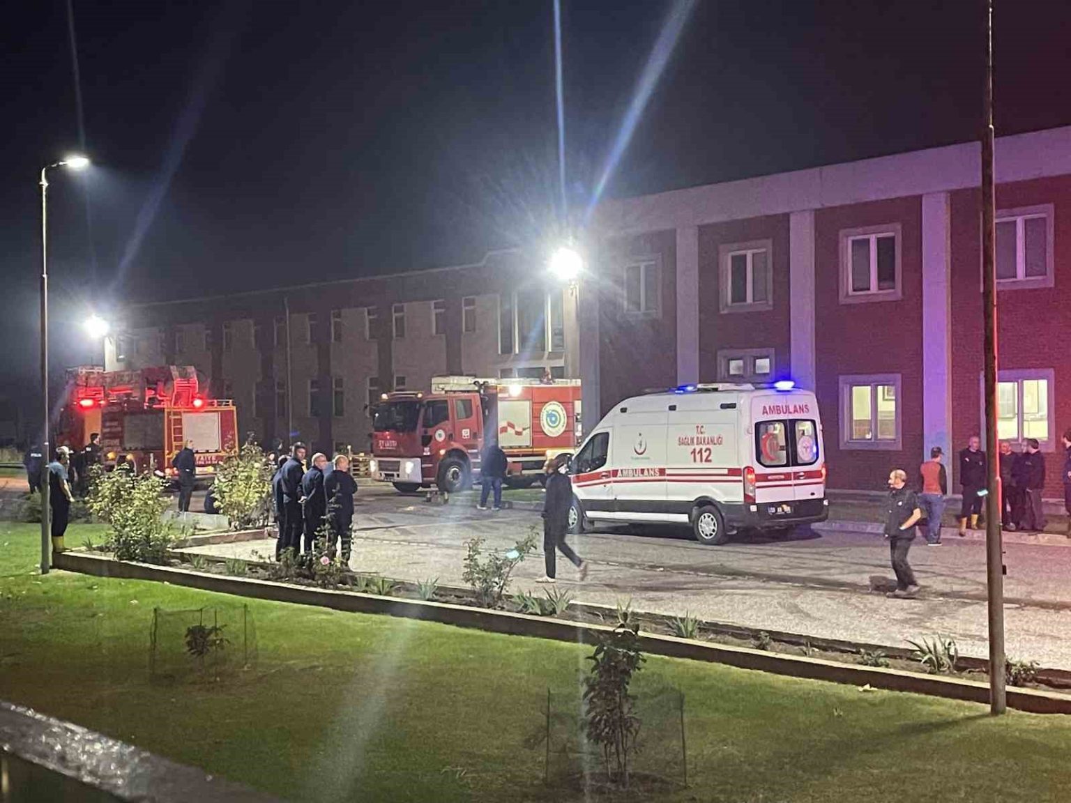 fabrikada-baca-yangini-2-kisi-hastaneye-kaldirildi