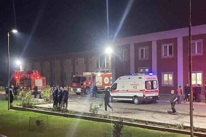 fabrikada-baca-yangini-2-kisi-hastaneye-kaldirildi