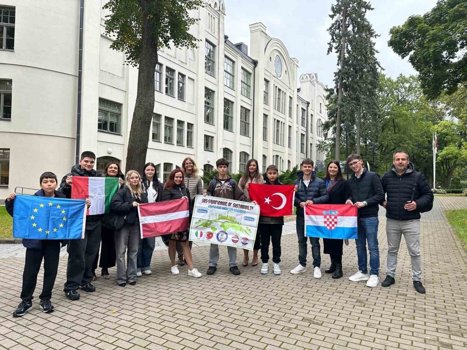 gediz-altinkent-ortaokulu-erasmus-projesiyle-letonyada