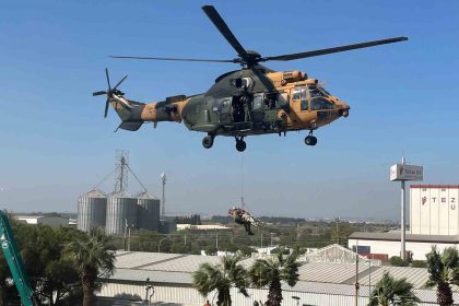 izmirde-6-6-buyuklugunde-depreme-helikopterle-mudahale-tatbikati-gerceklestirildi