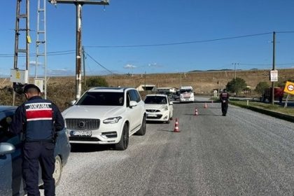 jandarma-duzensiz-gocle-mucadeleyi-surduruyor