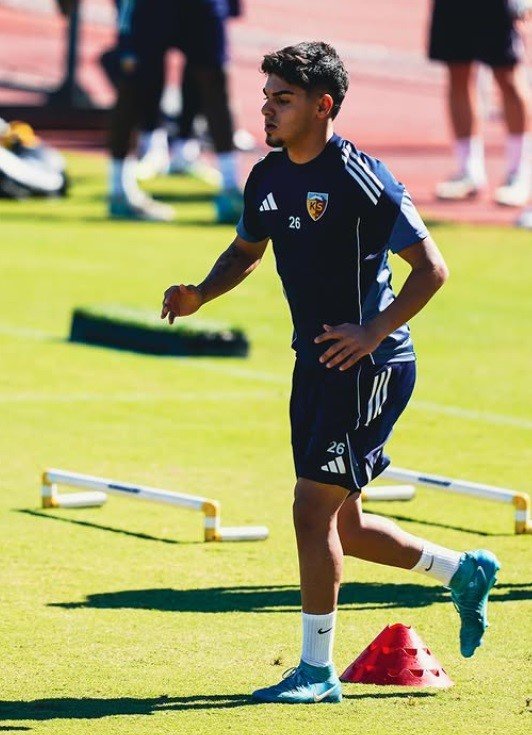 kayserisporun-genc-oyuncusu-burak-erkan-a-takima-yukseldi