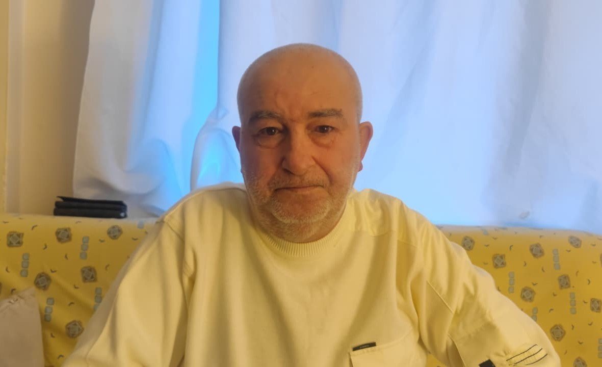 kendi-selasini-okutan-adam-canim-cok-sikkindi