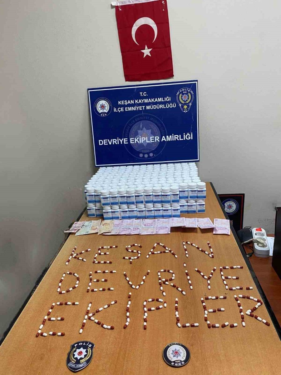 kesanda-park-halindeki-aracta-16-bin-744-adet-uyusturucu-hap-ele-gecirildi