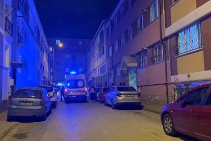 kotu-koku-ihbari-uzerine-gelen-ekipler-yasli-adami-evinde-olu-buldu